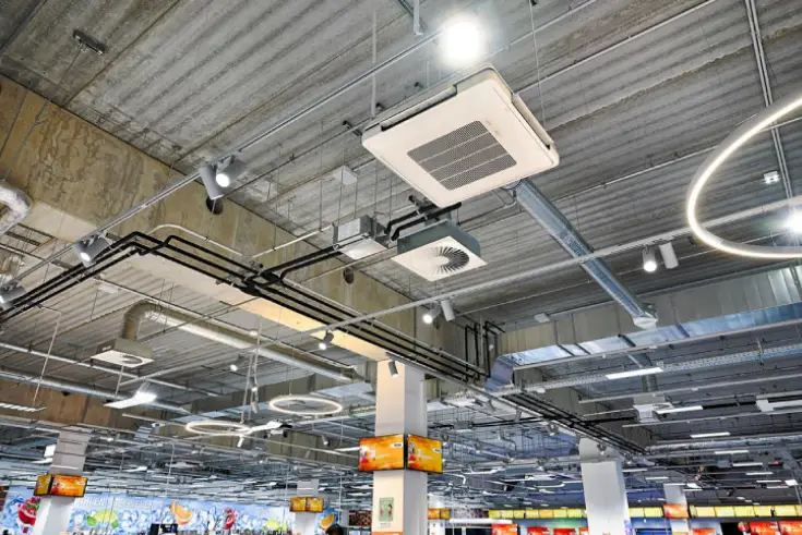 ceiling-ductwork-installation-in-commercial-building